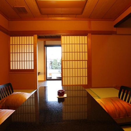 Wajoen Hotel Fuefuki Buitenkant foto