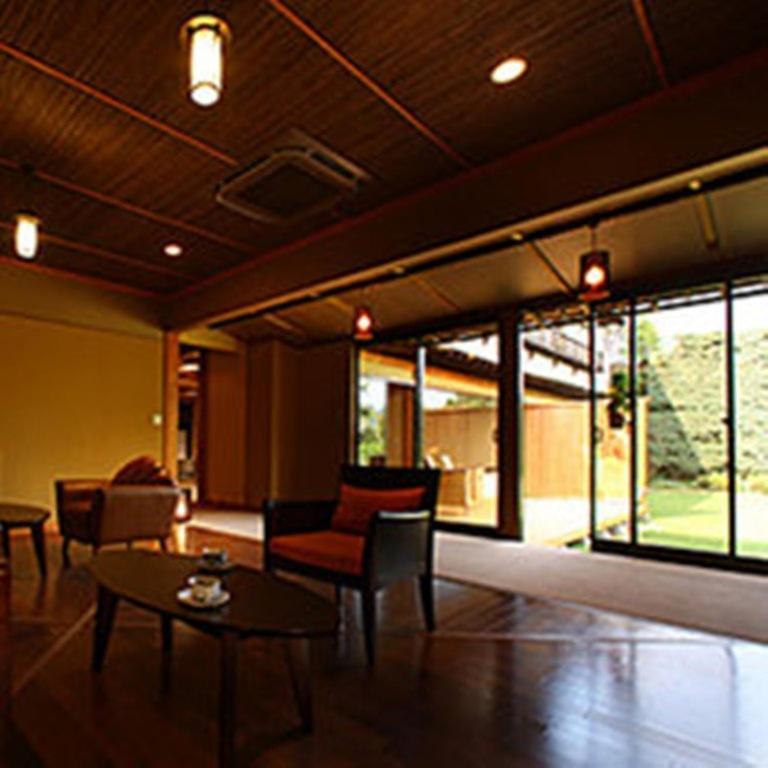 Wajoen Hotel Fuefuki Buitenkant foto