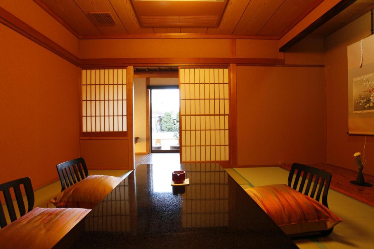 Wajoen Hotel Fuefuki Buitenkant foto